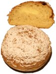 Hefeteilchen in Form eines Schneeballes mit Puddingfüllung und Puderzucker drauf